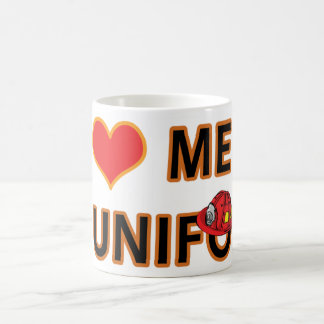 FEUERWEHRMANN-MÄNNER IN DER UNIFORM KAFFEETASSE