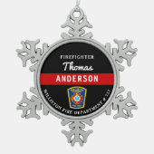 Feuerwehrmann Personalisiert dünne rote Linie Bran Schneeflocken Zinn-Ornament (Vorderseite)