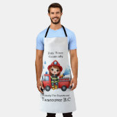 Feuerwehrmann sprüht freudig Wasser Schürze (Getragen)