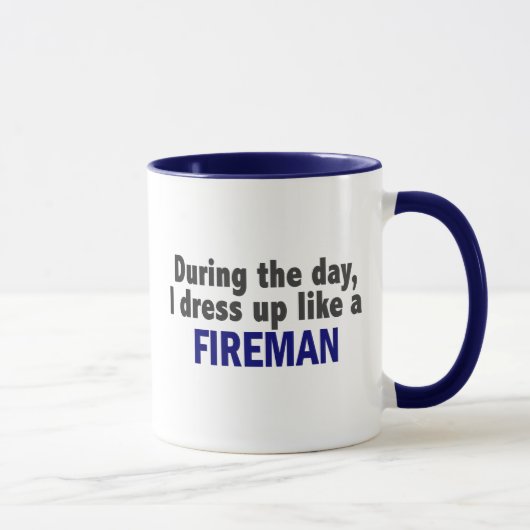 Feuerwehrmann während des Tages Tasse (Rechts)