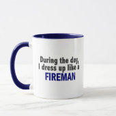 Feuerwehrmann während des Tages Tasse (Links)