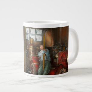 Feuerwehrmänner - Auf das Feueralarmglocke antwort Jumbo-Tasse