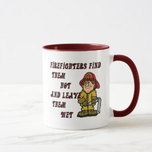 FEUERWEHRMÄNNER FINDEN SIE HEISS UND VERLASSEN SI TASSE