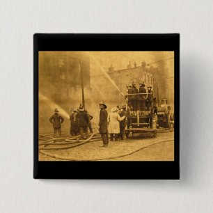 Feuerwehrmannschaft in Aktion - Vintage Button