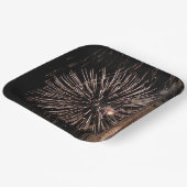 Feuerwerk-Anzeige auf schwarzem Himmel Pappteller (Gewinkelt)