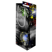 Feuerwerk in Wolken Geschenktüte Für Weinflaschen (Vorderseite Schrägansicht)