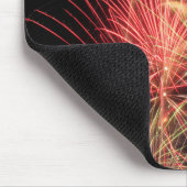 Feuerwerke auf dem Nachtmuskeln Mousepad (Ecke)