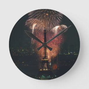 Feuerwerke, Eiffelturm, Paris, Frankreich Runde Wanduhr