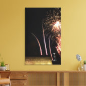 Feuerwerke erhellen das Memorial der Luftstreitkrä Leinwanddruck (Insitu (Wohnzimmer))