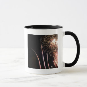 Feuerwerke leuchten dem Luftwaffen-Denkmal Tasse