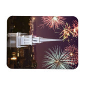 Feuerwerke über der Bostoner Sehenswürdigkeit Magnet (Horizontal)