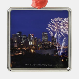 Feuerwerke über der Stadt Ornament Aus Metall