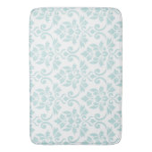 Feuille Damask Muster Light Aquamarin auf White Badematte (Vorderseite Vertikal)
