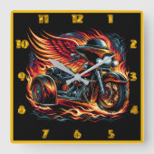 Feuriges Motorrad mit Flügeln, die durch Flammen r Quadratische Wanduhr (Vorderseite)