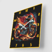 Feuriges Motorrad mit Flügeln, die durch Flammen r Quadratische Wanduhr (Winkel)