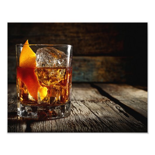 Feuriges Whiskeyglas Rustikale Dunkle Stimmung Fotodruck (Vorne)