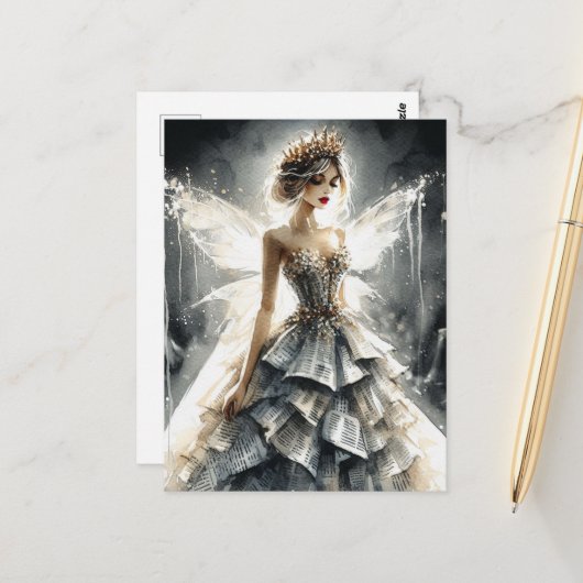 Fey in einem Modekleid aus Zeitungen Postkarte (Vorderseite/Rückseite Beispiel)