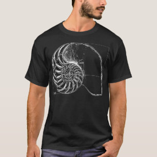 Fibonacci auf einer Nautilus-Muschel T-Shirt