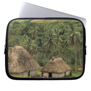 Fidschi, Viti Levu, Navala, traditionelle Bure-Häu Laptopschutzhülle
