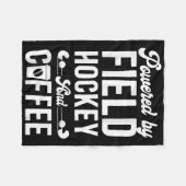 Field Hockey Coffee Powered By Field Hockey And Co Fleecedecke (Vorderseite (Horizontal))