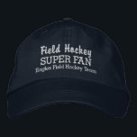 Field Hockey Super Fan Custom Sports Team Bestickte Baseballkappe<br><div class="desc">Unterstützen Sie Ihre Lieblings-Hockey-Mannschaft oder Spieler mit diesem SUPER FAN Cap. Fügen Sie Ihren High School-, Jugend-, Club- oder Uni-Teamnamen hinzu, um einen einmaligen Hut zu erstellen. (Sie können dies auch auf andere Sportarten umstellen.) Ändern Sie einfach den Text und die Farbe, um den Farben Ihres Teams zu entsprechen. Egal,...</div>