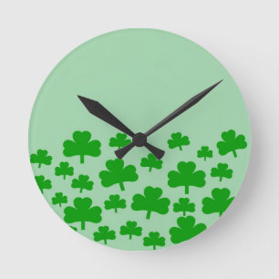 Field of Shamrocks Runde Wanduhr