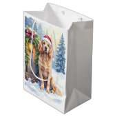 Field Spaniel Snowy Fence Santa Hat Christmas Art Mittlere Geschenktüte (Vorderseite Schrägansicht)