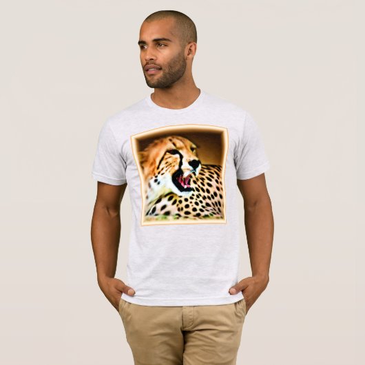 "Fierce and Fiery Cheetah Design". Jetzt kaufen T-Shirt (Vorne ganz)