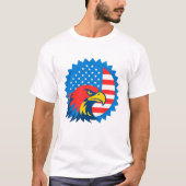Fierce Bald Eagle über die US-Flagge T-Shirt (Vorderseite)
