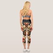 Fierce Baroque Pearl & Floral Kunst, Dichtung und Capri Leggings (Rückseite)