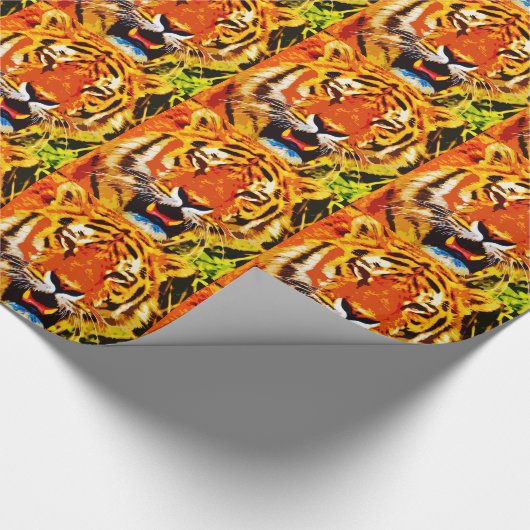 Fierce Bright Orange Siberian Tiger Geschenkpapier (Ecke)