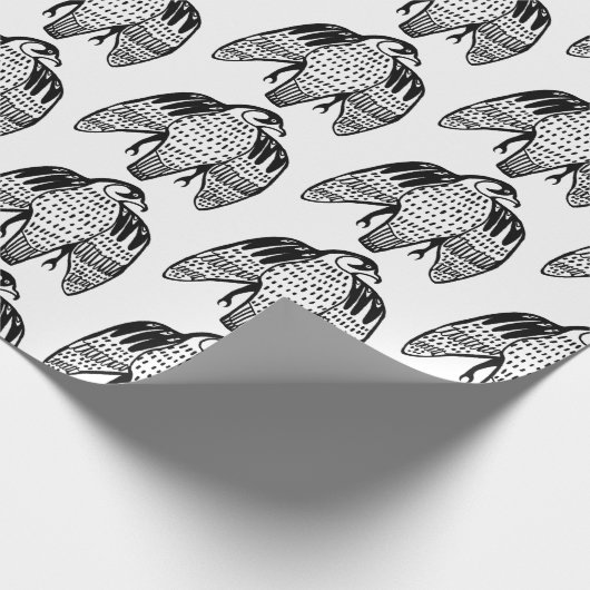 Fierce Falken schwarz auf weißem Papier Geschenkpapier (Ecke)