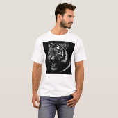 Fierce Tiger Roar – Monochrome Ink Style T-Shirt (Vorne ganz)