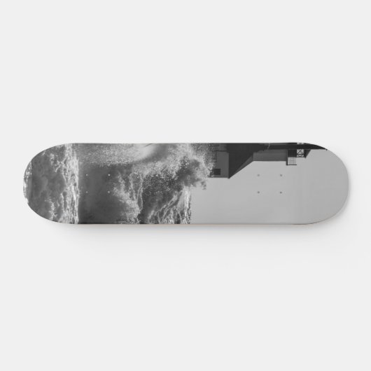 Fierce Waves bei St Joseph Grayscale Skateboard (Horizontal)