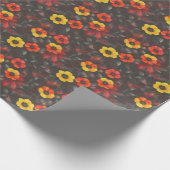 Fiery Blume auf dunklem Hintergrund Geschenkpapier (Ecke)