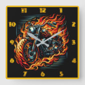Fiery Motorrad durch lebhafte Flammen wütend Quadratische Wanduhr (Vorderseite)