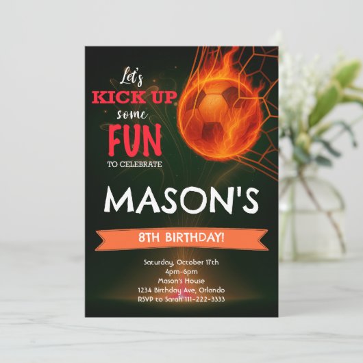 Fiery Soccer Ball zum Geburtstag Einladung (Stehend Vorderseite)