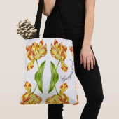 Fiery Tulips auf einer Tasche (Von Nahem)