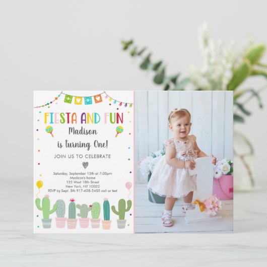 Fiesta Cactus First Birthday Einladung (Stehend Vorderseite)