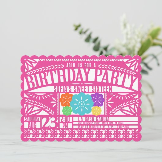 Fiesta Papel Picado Flag FUCHSIA Sweet 16 Birthday Einladung (Stehend Vorderseite)