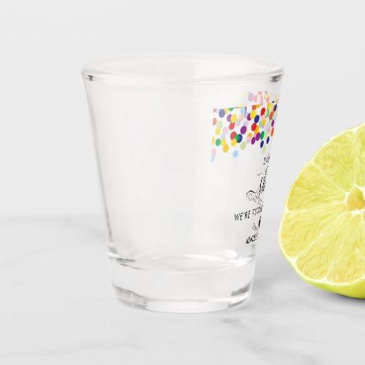 Fiesta schießt ab, wir binden die Knotenhochzeit Schnapsglas (Links)