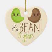 Fifth Funny Wedding Bean Fünf Jahre Paar Keramik Ornament (Hinten)