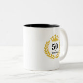 Fifty & Fabulous mit Laurel Wreath & Crown Zweifarbige Tasse (VorderseiteRechts)