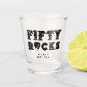 Fifty Rocks Guitar Pick 50th Birthday Party Schnapsglas (Vorderseite)
