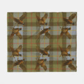 Fighting Pheasants on tweed / tartan background Fleecedecke (Vorderseite (Horizontal))
