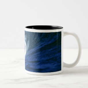 Fiji-Inseln, Tavarua, Cloudbreak. Eine Welle Zweifarbige Tasse