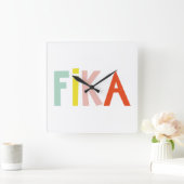 Fika Colors Quadratische Wanduhr (Zuhause)