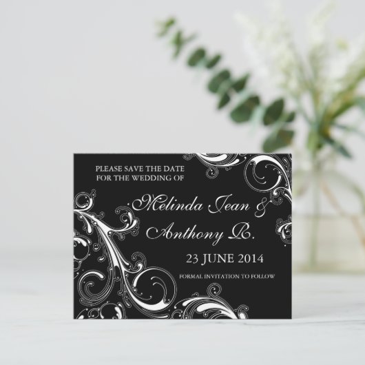 Filigree Swirl Schwarz mit Weiß Save the Date Ankündigungspostkarte (Stehend Vorderseite)