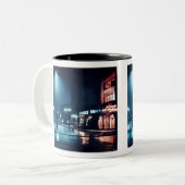 Film Noir Downtown Zwei-Tone-Tasse, 11 oz Zweifarbige Tasse (Vorderseite Links)