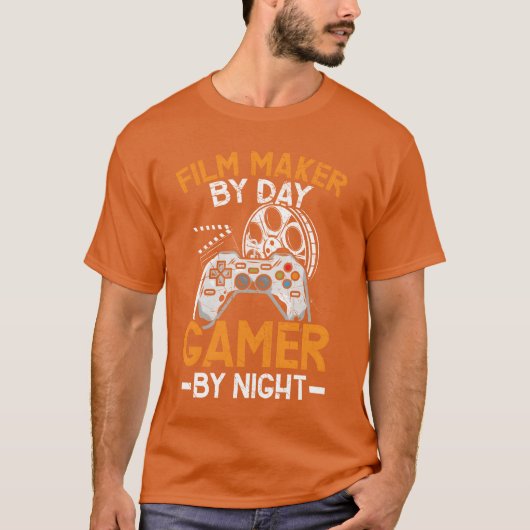 Filmemacher by Day Gamer by Night Filmmaking T-Shirt (Vorderseite)